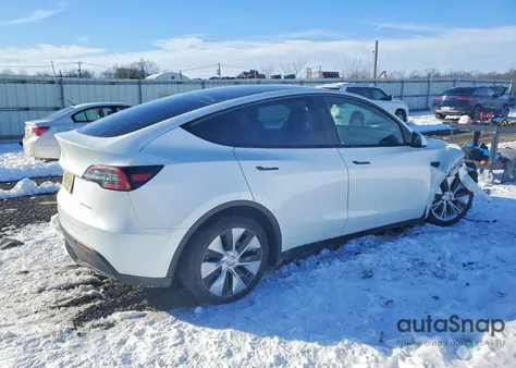 2023 Tesla Model Y z USA, uszkodzony, nr VIN 7SAYGDEE7PF791930